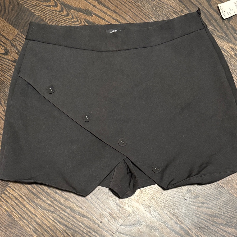 NWT Stylish Black Women's Skirt with shorts